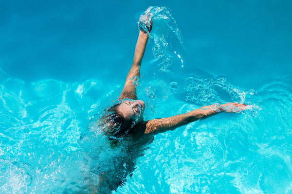 How to Keep Water Out of Your Vagina When Swimming with Waterproof Intimate Liners for Women by The V Seal